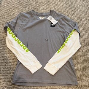 Abercrombie & Fitch Gray and White Long Sleeve Tee size 11/12